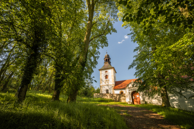 8 - Kostel - sv - Jana - Krtitele - straziste